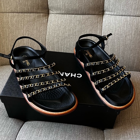 Chanel Chain Link Sandals - Picture 4 of 7